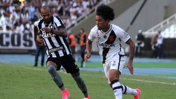 Douglas fez o primeiro gol do Vasco sobre o Botafogo na final da Taça Rio. Foto: Paulo Fernandes/ Vasco.com.br
