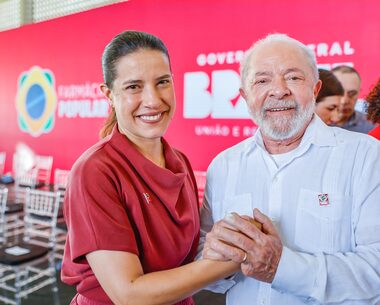 A governadora de Pernambuco, Raquel Lyra (PSDB), afirma que tem construído "parcerias sólidas" com o presidente Luiz Inácio Lula da Silva (PT).