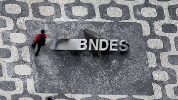 BNDES tem no gatilho 120 projetos, que devem resultar em mais de R$ 240 bilhões em investimentos. Foto: Wilton Júnior/Estadão