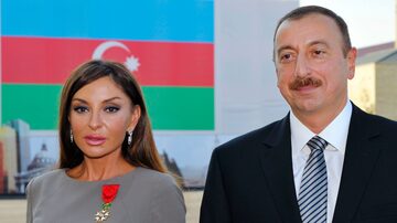 Presidente do Azerbaijão,Ilham Aliyev, ao lado de sua mulher, Mehriban Aliyeva. Foto: AFP PHOTO / POOL / PHILIPPE WOJAZER
