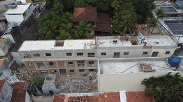 Promotor trabalhava em ação para demolir dois prédios construídos irregularmente. Foto: Fábio Costa/Prefeitura do Rio