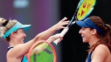 Luisa Stefani e Storm Sanders foram as campeãs do WTA de Guadalajara. Foto: Reprodução/Twitter