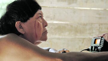 'A Queda do Céu' é inspirado no livro homônimo de Davi Kopenawa, xamã Yanomami e um dos maiores líderes indígenas do mundo, e do antropólogo francês Bruce Albert.FOTÓGRAFO/CRIADOR.Aruac Filmes/ Divulgação
