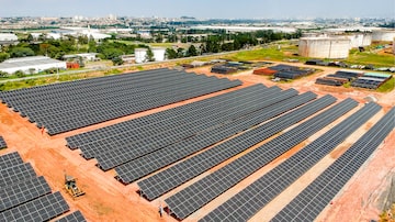 Usina solar fotovoltaica (energia solar) no terminal da Transpetro, da Petrobras, em Guarulhos. Foto: Transpetro