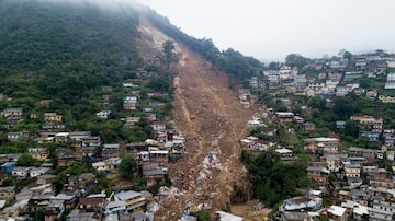 Tragédia em Petrópolis deixou dezenas de mortos; remanejamento da população em área de risco deve ser prioridade. Foto: Wilton Junior/Estadão