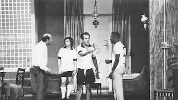Otello Zeloni, Ricardo Corte Real, Ronald Golias e Pelé em episódio da 'Família Trapo' gravado em 1967. Foto: Arquivo / Estadão