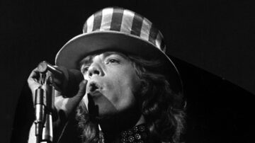 O jovem Mick Jagger. Simpatia pelo diabo no concerto. Foto: Maysles Films