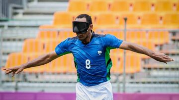 Nonato comemora um dos seus gols na fase de grupo do futebol de 5 nos Jogos Paralímpicos. Foto: Wander Roberto/CPB