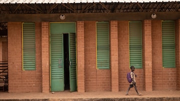 Fachada da escola desenhada por Francis Kéré em Laongo. Foto: Olympia de Maismont/AFP