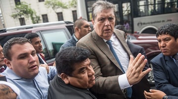 Alan Garcia, ex-presidente do Peru, se matou ao saber que seria preso por caso Odebrecht. Foto: Ernesto BENAVIDES / AFP