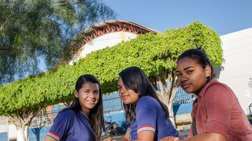 Gabriela, Sirlândia e Daliane querem sair de Bom Jesus da Serra para estudar. Foto: Daniel Teixeira/Estadão