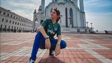 Julia, de 12 anos, mora em Kazan, na Rússia, e torce para o Palmeiras. Foto: Reprodução/Instagram