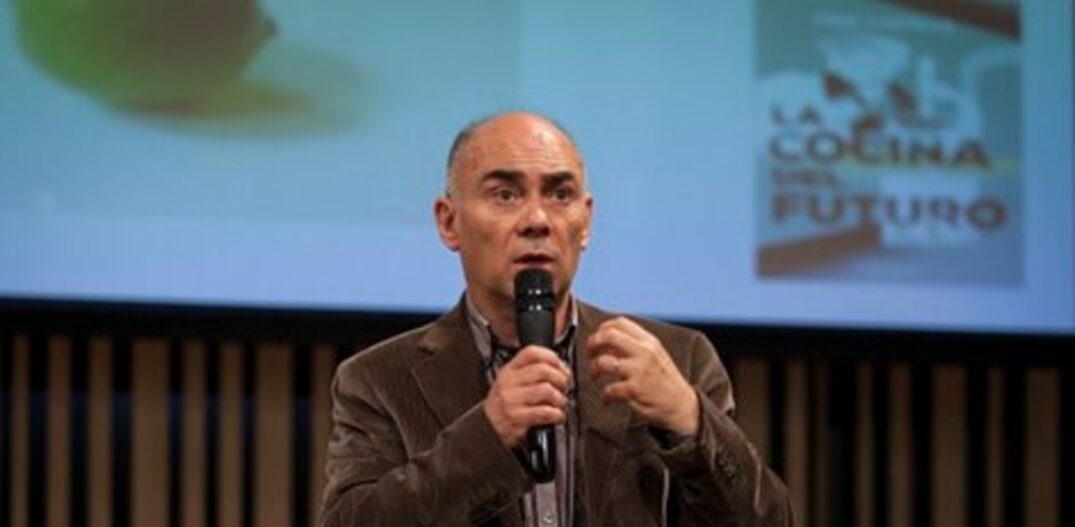Professor Pere Castells. Foto: Divulgação/Conte BCN Comunica – Barcelona