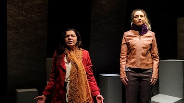 Tema urgente. Atrizes Fernanda Heras e Carol Cezar encenam peça sobre a violência doméstica. Foto:  Enrique Espinosa