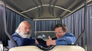 Michael J. Fox e Christopher Lloyd, protagonistas da saga 'De Volta para o Futuro'. Foto: Instagram/@realmikejfox
