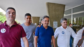 Aécio Nevesvotoupor volta das 16h deste domingo (7) no Colégio Estadual Central, em BH. Foto: FRED MAGNO/O TEMPO