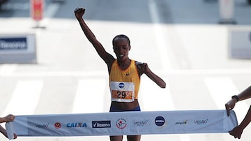 Jemima Sumgong foi o grande destaque da prova feminina da São Silvestre. A queniana campeã olímpica erminou os 15km em 48min35s e estabeleceu um novo recorde. Foto: Felipe Rau/Estadão