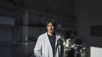 Valter Longo em seu laboratório em Milão, em janeiro. “Para estudar o envelhecimento, a Itália é simplesmente incrível”, disse o Dr. Longo, um jovem de 56 anos.