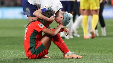 United States' Megan Rapinoe consoles Portugal's Jessica Silva following the Women's World Cup Group E soccer match between the United States and Portugal in Auckland, New Zealand, Tuesday, Aug. 1, 2023. (AP Photo/Rafaela Pontes). Foto: Rafaela Pontes/AP Photo