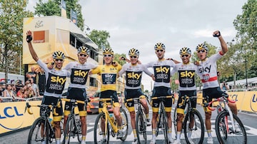 Team Sky pode deixar de existir após a Sky anunciar que vai deixar de patrocinar o ciclismo. Foto: Twitter/Team Sky