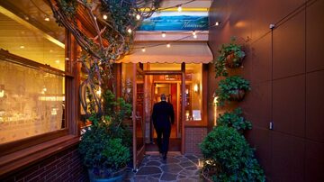 Entrada do Narcissa, aberto em 2014 no hotel Standard, no East Village. Foto: Benjamin Norman|NYT