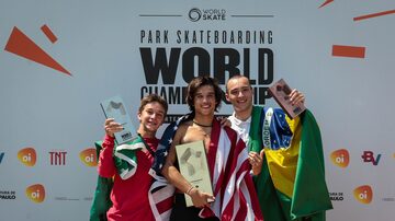 Da esquerda para a direita, Luizinho Francisco (vice-campeão), Heimana Reynolds (campeão) e Pedro Quintas (terceiro lugar). Foto: Felipe Rau / Estadão