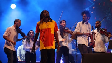Rincon Sapiência e Nova Orquestra durante apresentação no Palco Sunset nesta quinta, 3. Foto: Wilton Júnior/ Estadão