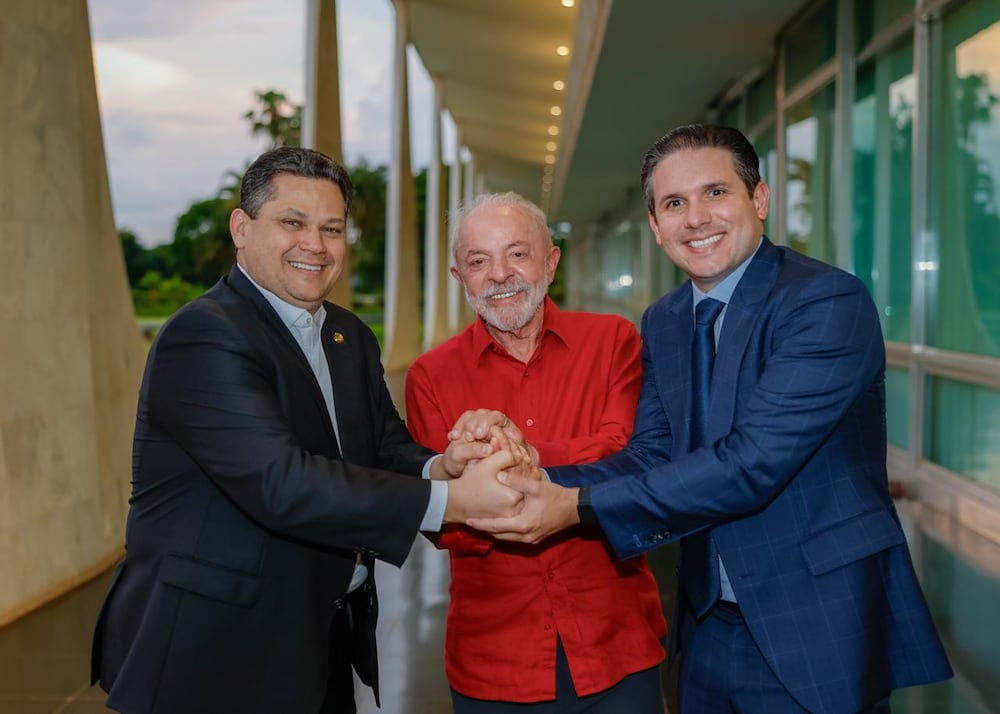 Hugo Motta quer conversar com Lula para atrair PT e consolidar apoio à reforma política