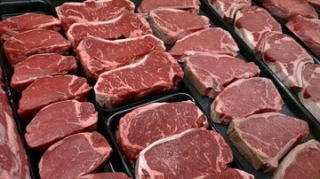A Administração Geral das Alfândegas da China (GACC) suspendeu as importações de três exportadores brasileiros de carne bovina - JBS, Marfrig e Naturafrig - por uma semana. Foto: J Scott Applewhite/AP