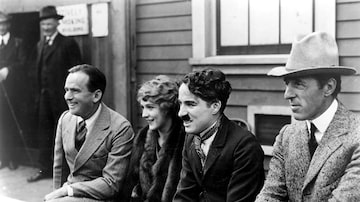 Charles Chaplin, Mary Pickford, Douglas Fairbanks e D.W. Griffith criaram os estúdios United Artists. Foto: Domínio público
