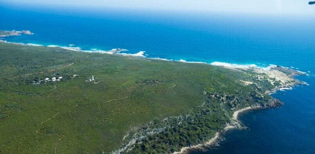 Vista aérea do Cape Leeuwin, o ponto onde Índico e Pacífico se encontram. Foto: Tiago Queiroz|Estadão
