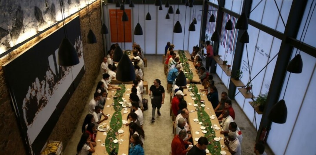Refettorio, o restaurante social da Gastromotiva no centro do Rio. Foto: Pilar Olivares|Reuters 