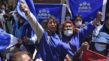 Partidários de Luis Arce celebram resultado na Bolívia. Foto: Aizar Raldes/AFP