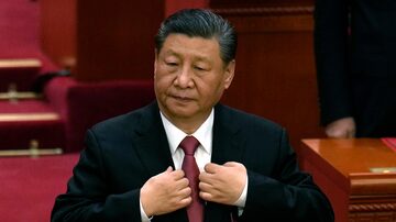 Xi quer poder estatal para acelerar indústrias de manufatura avançada, mas negligencia os consumidores. Foto: AP Photo/Ng Han Guan