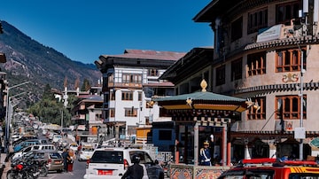 A capital do Butão: agora cheia de carros e de livrarias. Foto: PORAS CHAUDHARY/THE NEW YORK TIMES
