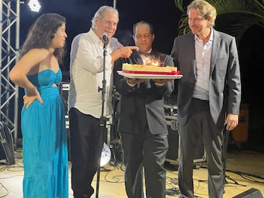 O ex-ministro José Dirceu comemorou seu aniversário de 78 anos em Brasília; na foto, ao lado dos filhos Maria Antônia, a mais nova, e Zeca Dirceu, o mais velho, deputado federal.