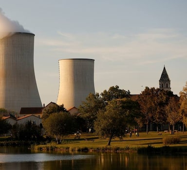 Central nuclear operada pela Électricité de France, na região de Civaux, na França