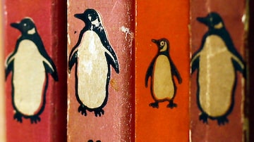 Lombada icônica dos livros da Penguin Random House. Foto: Stefan Wermuth/Reuters