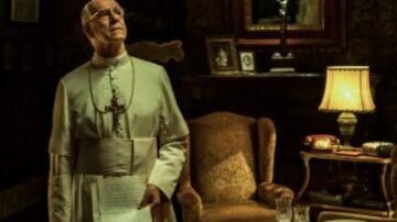 
 Toni Servillo encarna o Papa Paulo VI com sua grande beleza dramática habitual em "Esterno Notte", uma produção de 300 minutos que estreia agora em maio na Itália, para ser projetada como minissérie . Foto: Estadão