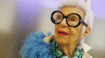 Morre Iris Apfel, um dos maiores ícones da moda mundial, aos 102 anos.
