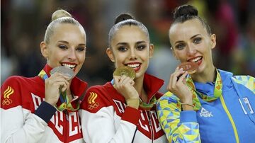 Além das russas Mamun (ouro) e Kudryavtseva, ucraniana Rizatdinova completou o pódio. Foto: Mike Blake| Reuters