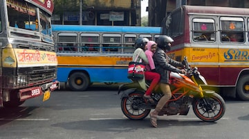Trânsito em Calcutá, na Índia