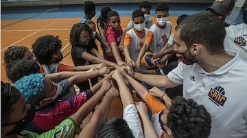 A primeira aula contou com um grupo de 30 crianças. Foto: Tata Benedicto / Estadão