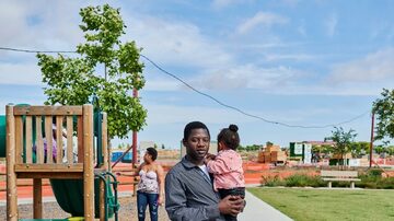 Richard Dobatse, em San Diego com sua família, se inscreveu no Robinhood em 2017 e disse que perdeu US$ 860 milem março. Foto: John Francis Peters/The New York Times 