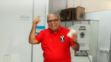 O candidato Amazonino Mendes (PDT) prometeu 'trabalho e suor' se for eleito no AM. Foto: Renata Magnenti / Estadão