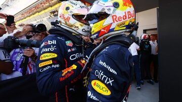 
Pérez (E) e Vertappen fizeram a segunda dobradinha da Red Bull nesta temporada (Red Bull)
