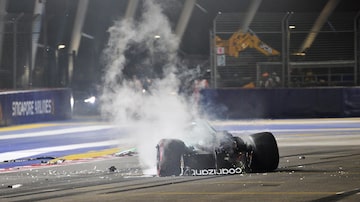 Acidente de Lance Stroll na classificação para o GP de Cingapura da Fórmula 1. Foto: Caroline Chia/EFE/EPA