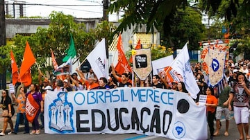 Em Maceió, o protesto contra os cortes na área da educação ocorreu na manhã de 13 de agosto. Foto: Pedro Ferreira/Cuca da UNE
