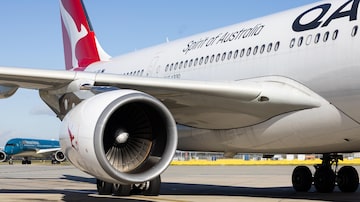 -- EMBARGO: NO ELECTRONIC DISTRIBUTION, WEB POSTING OR STREET SALES BEFORE 12:01 A.M. ET ON SATURDAY, SEPT. 23, 2023. NO EXCEPTIONS FOR ANY REASONS -- A Qantas Airways Airbus A330 after landing at Melbourne Airport in Australia, Sept. 22, 2023. A string of scandals has left Qantas Airways, which calls itself Òthe spirit of Australia,Ó near the bottom of public opinion at home. (Abigail Varney/ New York Times). Foto: Abigail Varney/ New York Times