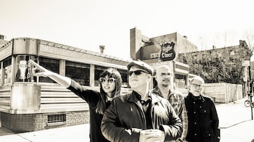 Pixies. Paz Lenchantin, Black Francis, Joey Santiago e Dave Lovering integram o grupo. Foto: BMG/Infectious Music